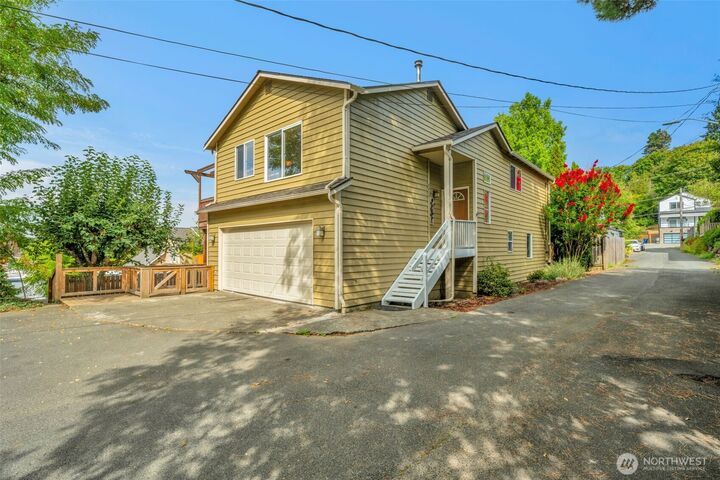 4835 S Graham Street  Seattle WA 98118 photo