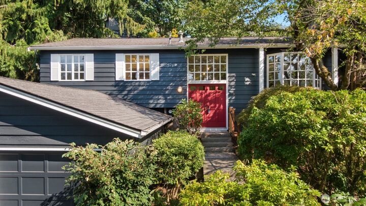 3712  79th Avenue SE  Mercer Island WA 98040 photo