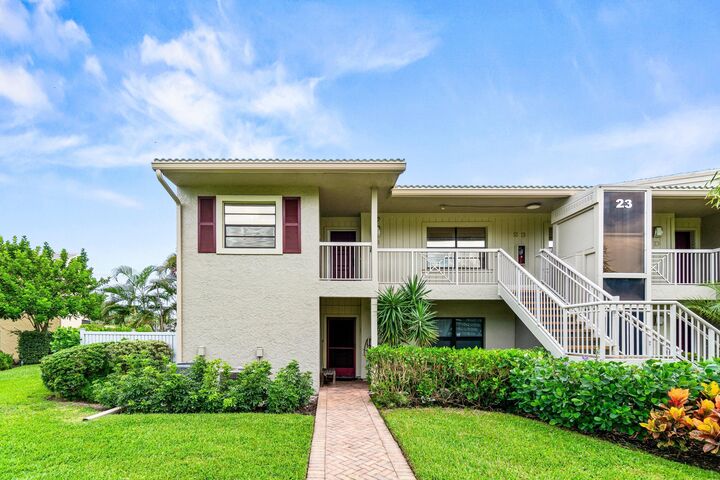 Property Photo: 23 Eastgate Drive B FL 33436