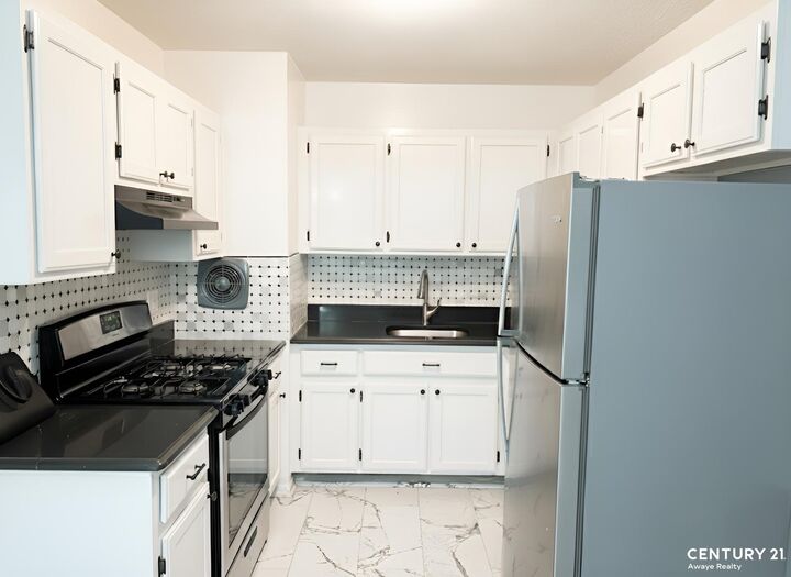 Property Photo: 107A Suydam Street NY 11221