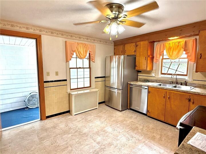 Property Photo:  167 Forest Avenue  RI 02910 