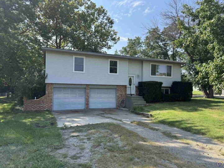 4625 NE Liggett Ln  Topeka KS 66617 photo