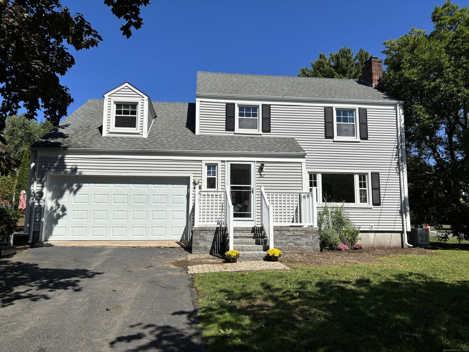 Property Photo: 182 Batterson Park Road CT 06032