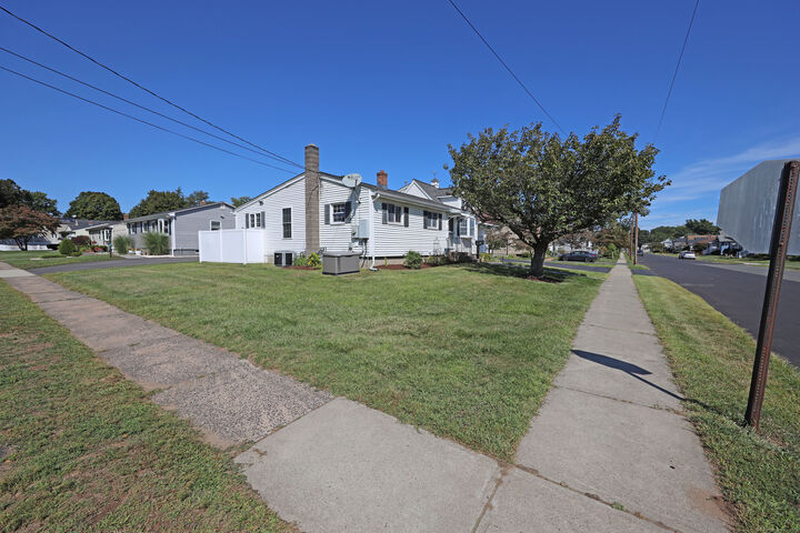 Property Photo:  49 Lincoln Street  CT 06062