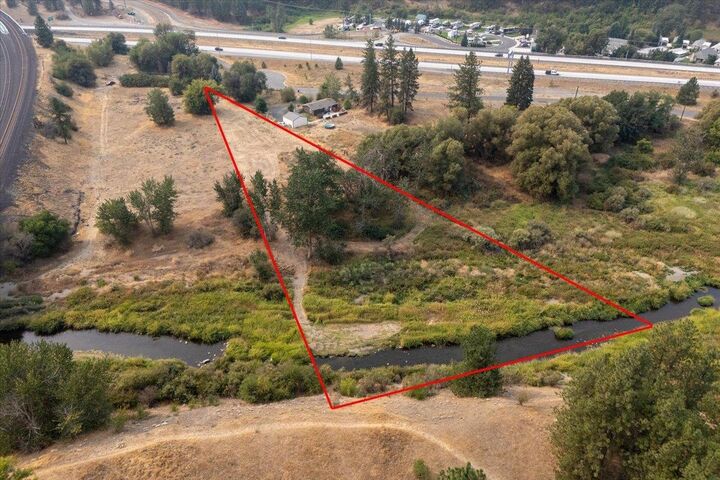 Property Photo: 3331 S Inland Empire Way WA 99203