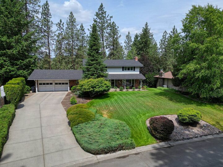 1026 W Bellwood Dr  Spokane WA 99218 photo
