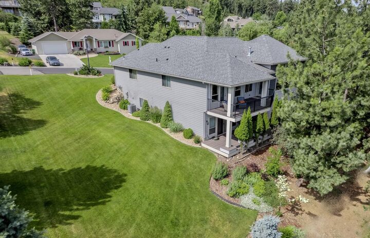 Property Photo:  10532 Edna Ln  WA 99218 