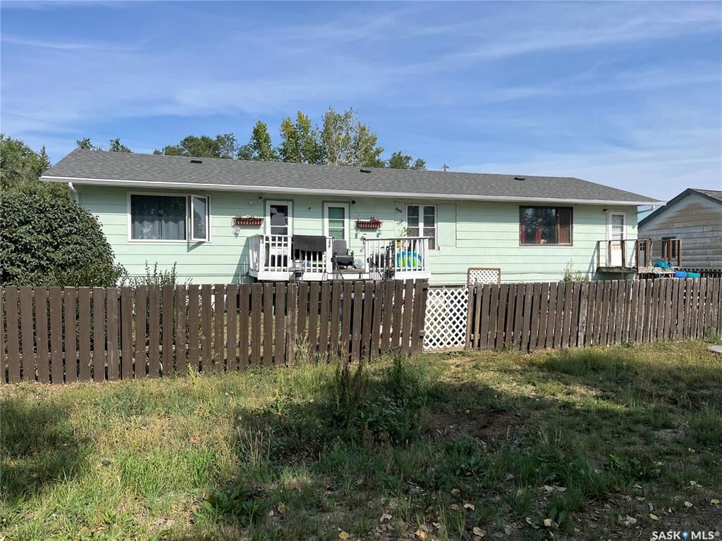 Property Photo: 128 1st Avenue S SK S0H 0Z0