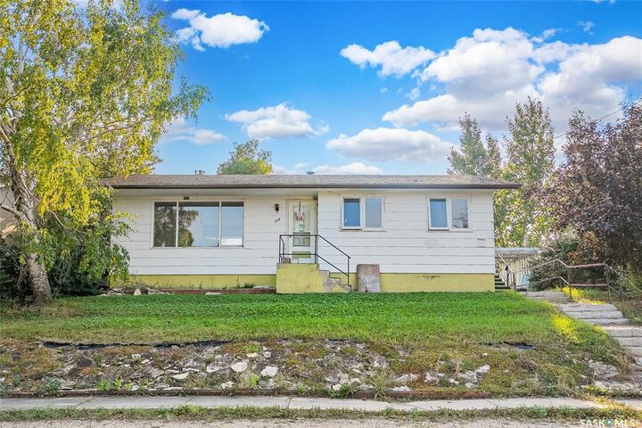 308 3rd Avenue  Young SK S0K 4Y0 photo
