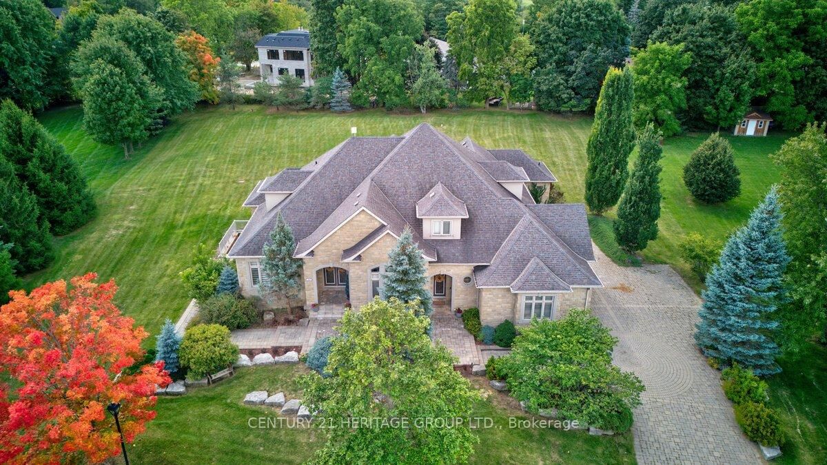 Photo de la propriété:  12 Prince Adam Court  ON L7B 1M1 