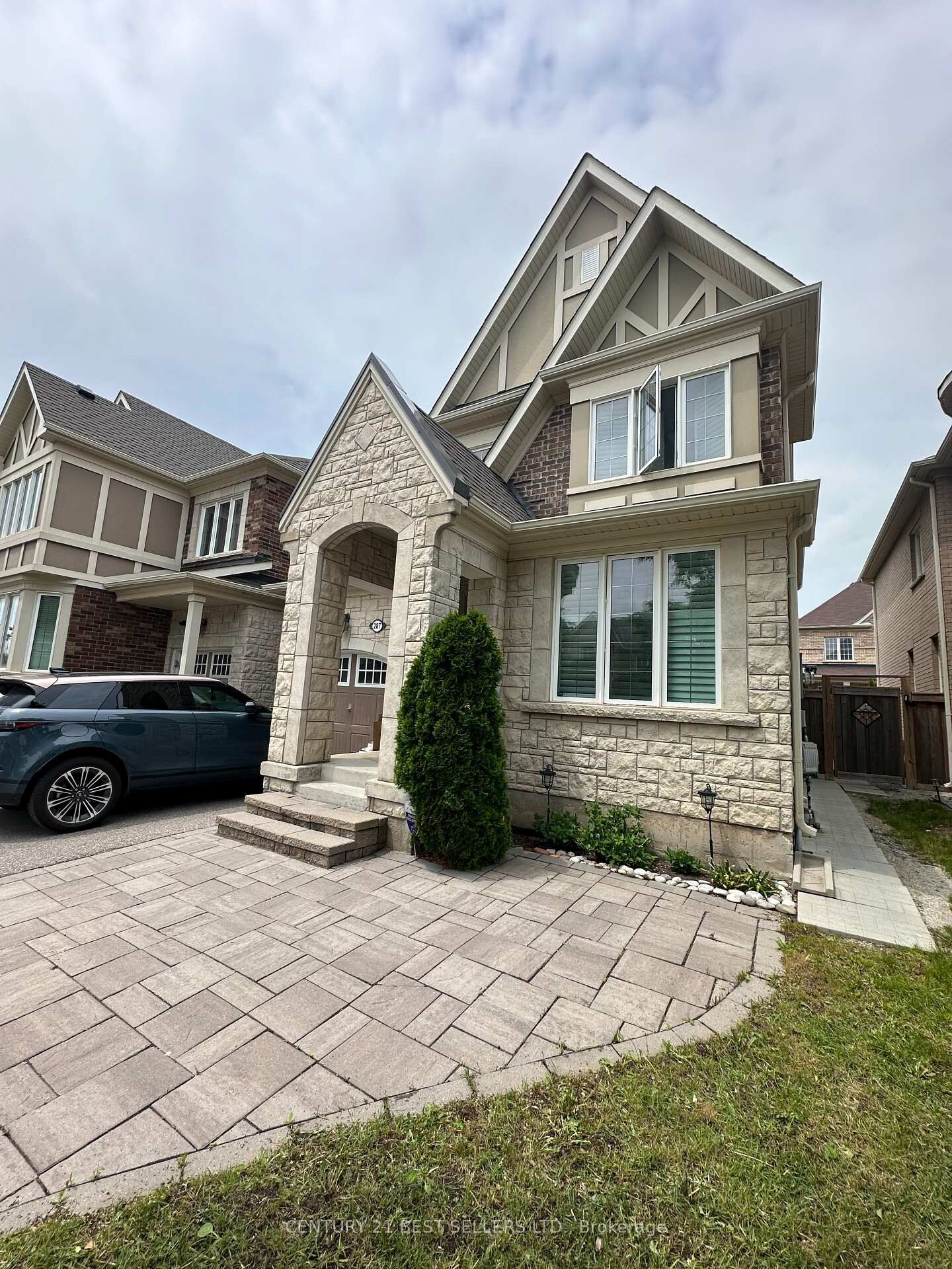 Property Photo: 287 Sixteen Mile Drive ON L6M 0V8