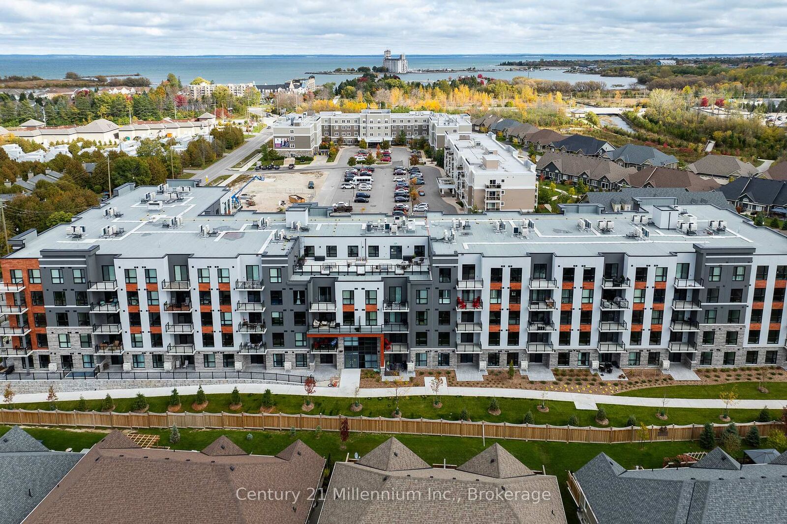 Property Photo:  4 Kimberly Lane 122  ON L9Y 5B4 