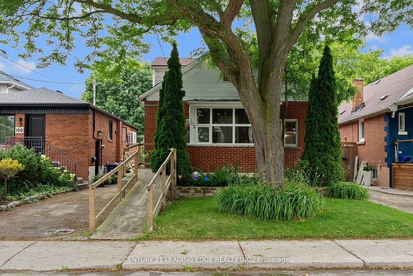 Property Photo:  102 Kalmar Avenue N  ON M1N 3G4 