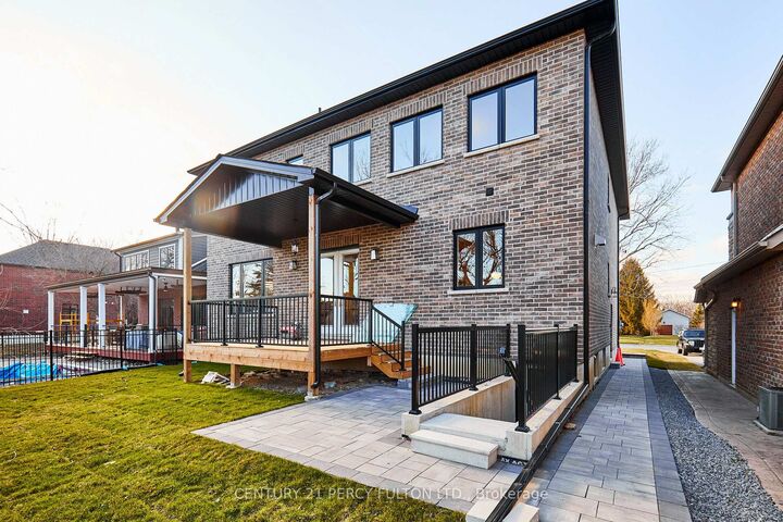 Property Photo:  2955D Seabreeze Road  ON L1S 1X6 