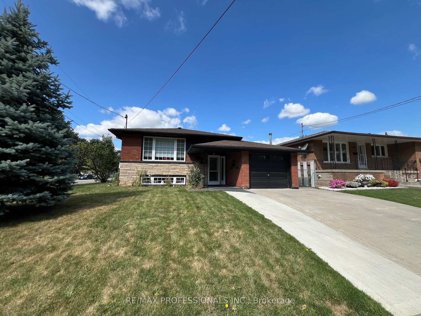 Photo de la propriété:  27 Riverdale Drive  ON L8E 1K2 