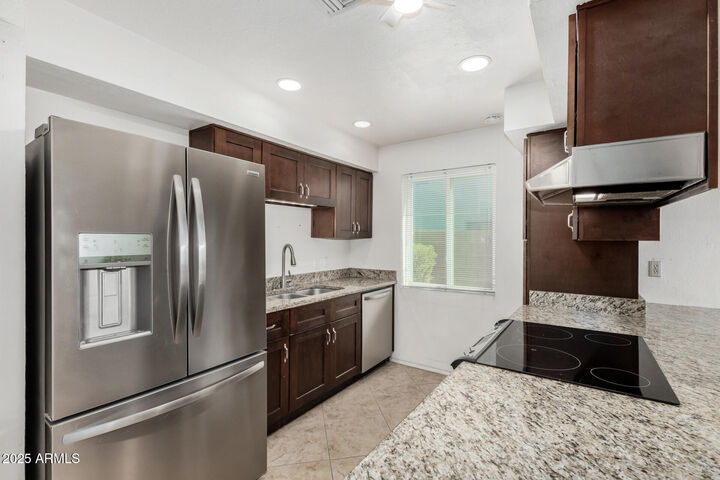 Property Photo: 123 E Continental Drive AZ 85288