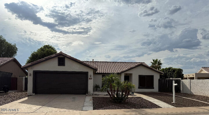 18222 N 63rd Avenue  Glendale AZ 85308 photo