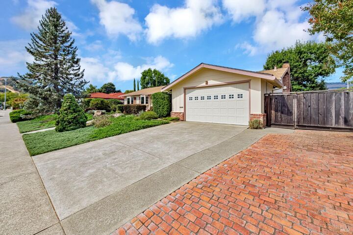 Property Photo:  12 Devonshire Drive  CA 94947 