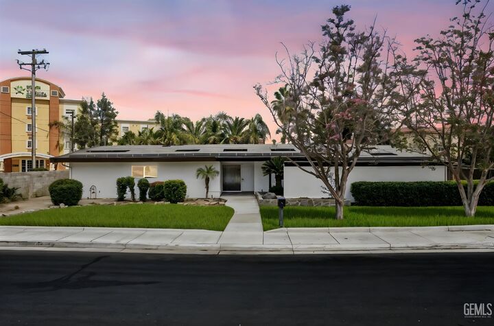 Property Photo:  3500 Chester Lane  CA 93309 