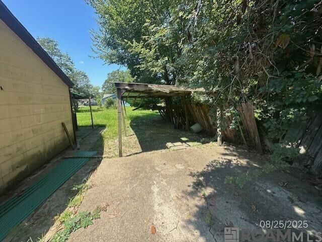 Property Photo: 5711 Beechwood Dr LA 70805