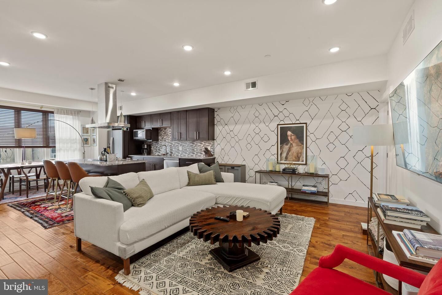 Property Photo:  2015 S Hutchinson Street 12  PA 19148 