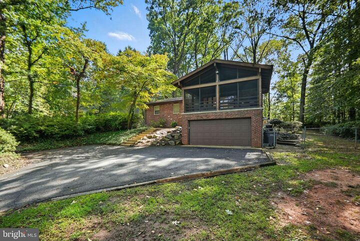 Property Photo:  7404 Oriole Avenue  VA 22150 