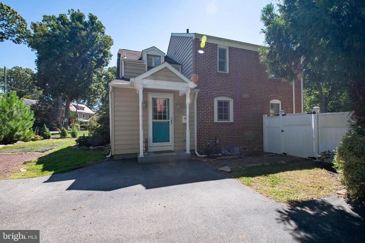 Property Photo: 410 E Wynnewood Road PA 19096