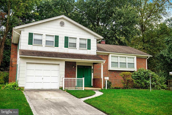 Property Photo:  1905 Harewood Court  MD 21040 