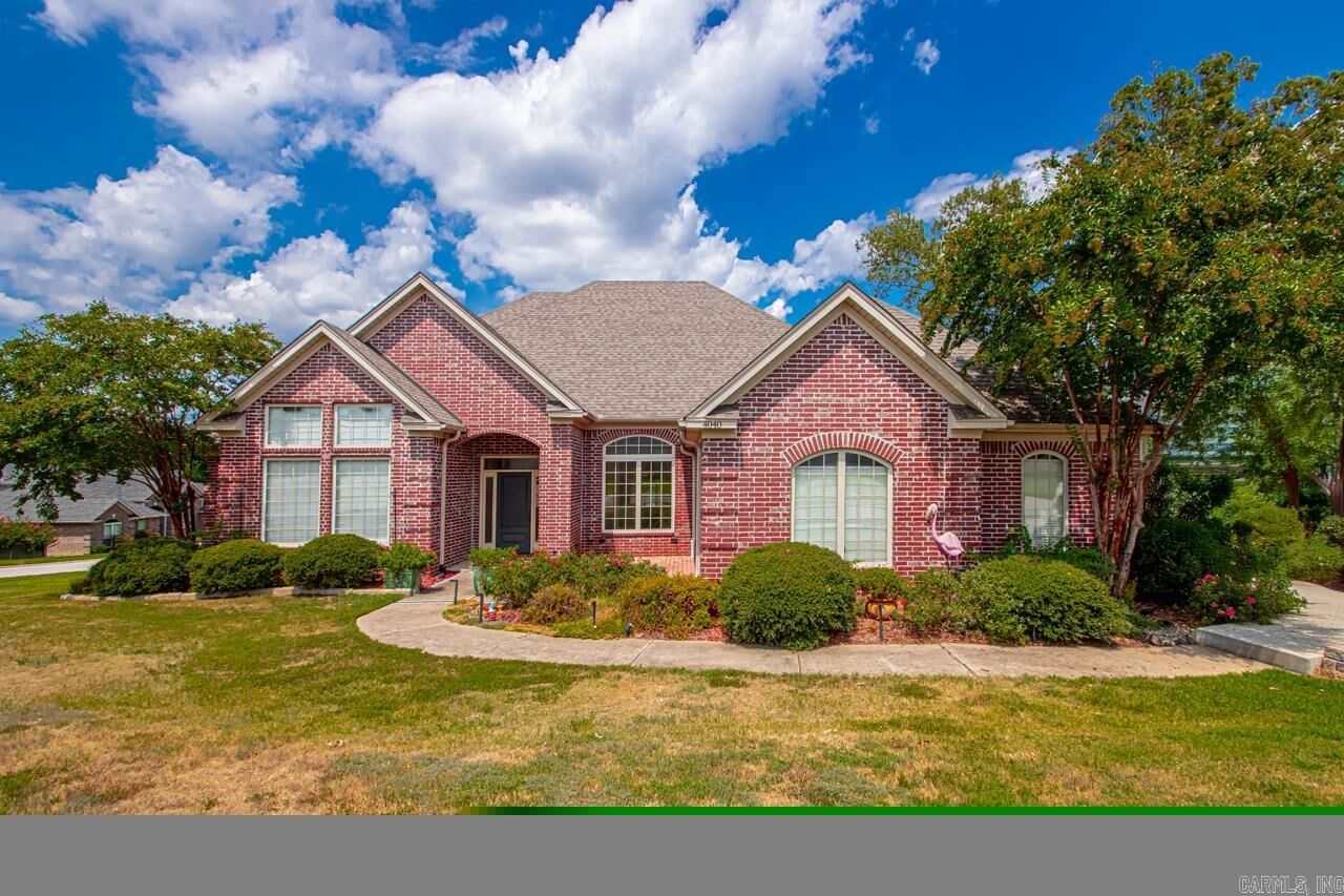 Property Photo:  4040 Robinwood Circle  AR 72022