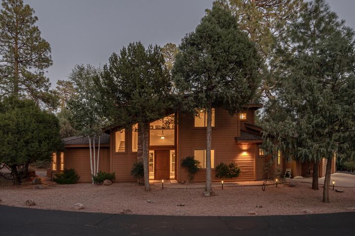 Property Photo: 2504 E Scarlet Bugler Circle AZ 85541