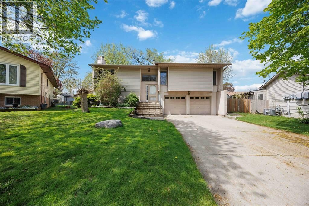 Property Photo:  338 Ascot Place  ON N0N 1G0 