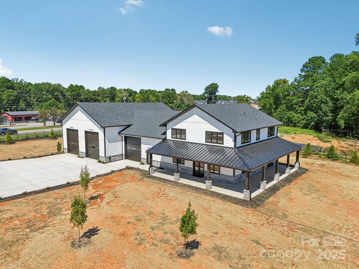 Property Photo: 109 Winners Circle NC 28117