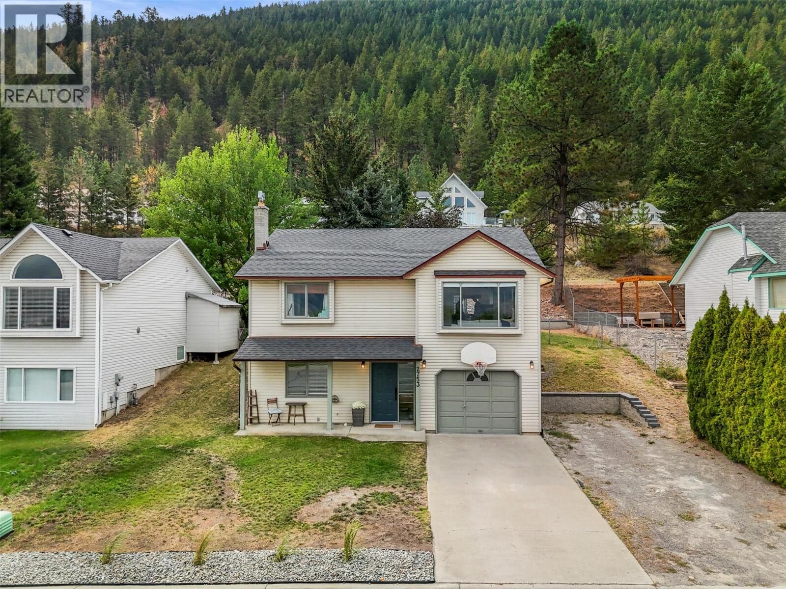 Property Photo: 2753 Qu'Appelle Boulevard BC V2E 2J9