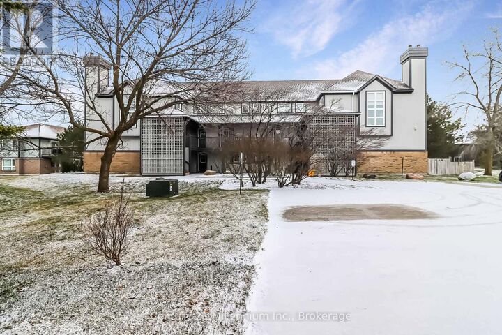 Photo de la propriété:  360 Mariners Way 12  ON L9Y 5C7 