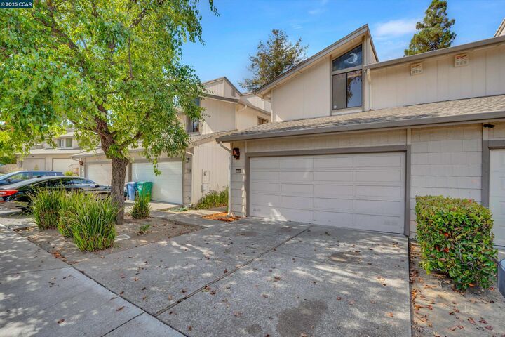 Property Photo: 1120 Holmes Way CA 94541