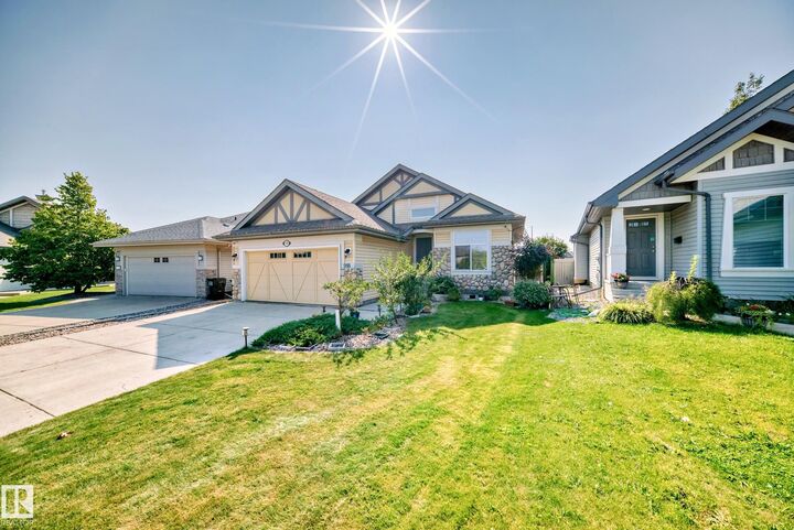 918 Chahley Crescent NW  Edmonton AB T6M 0E2 photo