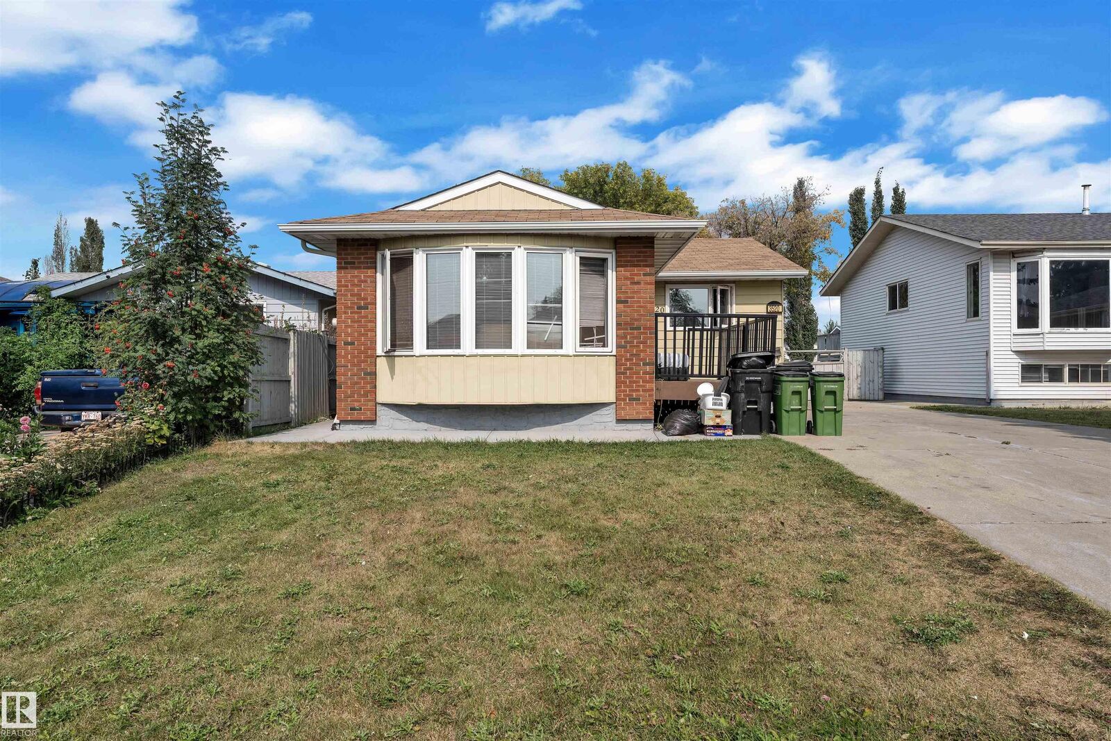 Property Photo:  3520 19 Avenue NW  AB T6L 2Z9 