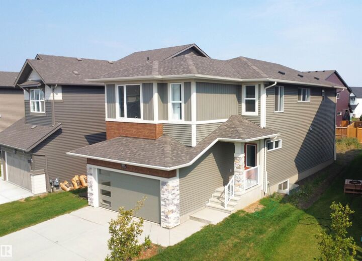 Property Photo:  4856 Hawthorn Bend SW  AB T6X 3A9 