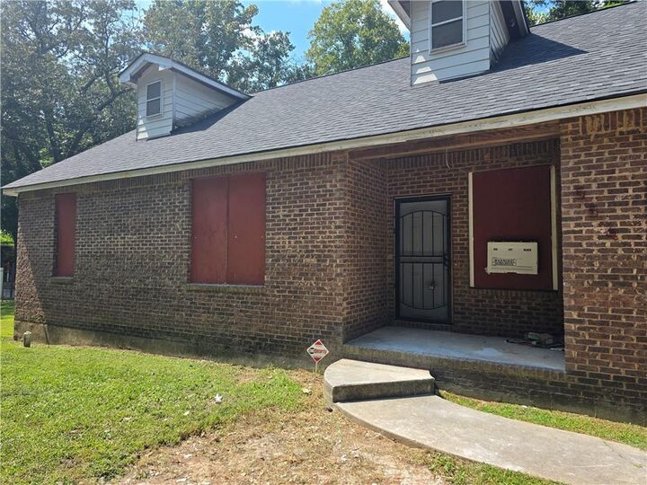 Property Photo:  3725 Collier Drive NW  GA 30331 