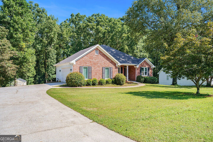 Property Photo:  1020 SE Thornwood Circle  GA 30016 
