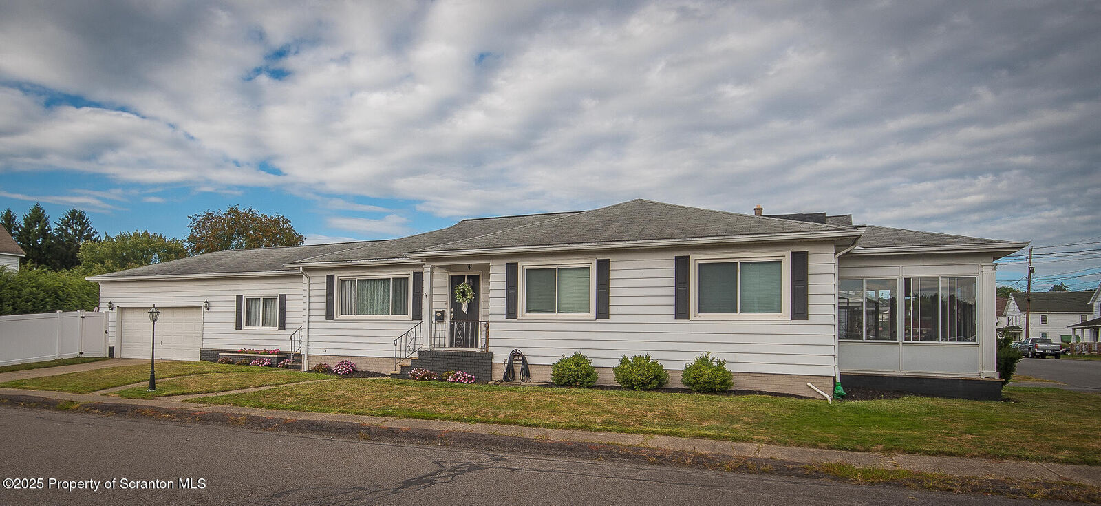 Property Photo: 231 Cherry Street L 15 PA 18434