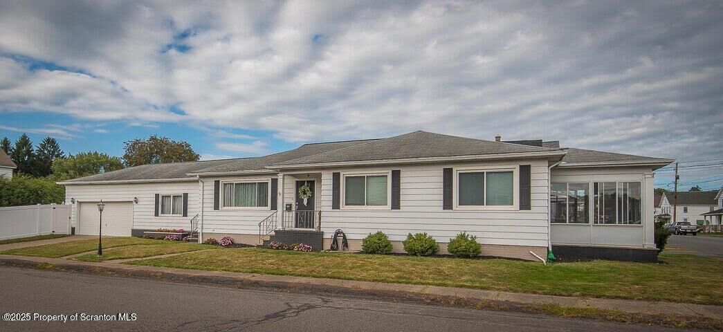 Property Photo:  231 Cherry Street  PA 18434 