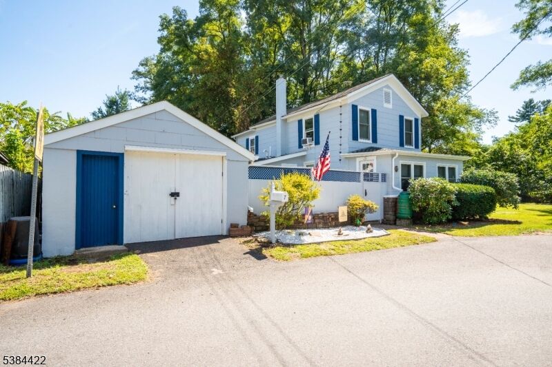 Property Photo:  7 S Railroad Ave  NJ 08559 