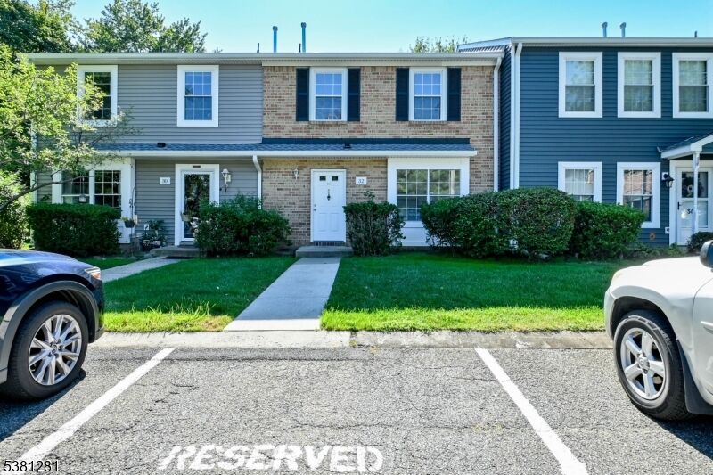 Property Photo:  32 Lafayette Ct  NJ 08902 