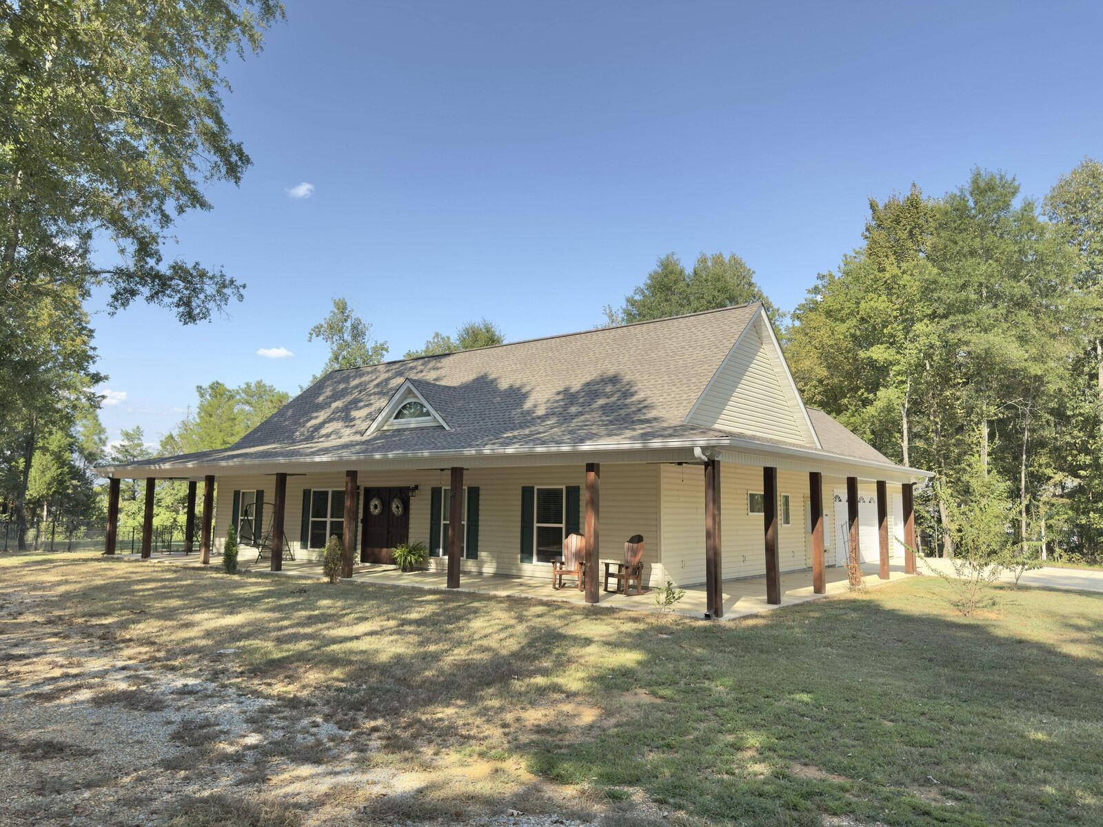 Property Photo: 20 Shore Dr MS 39701