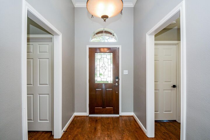 Property Photo:  330 Crestwater Trail  TX 77082 