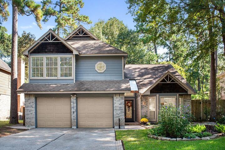 Property Photo: 7 Dusky Meadow Place TX 77381