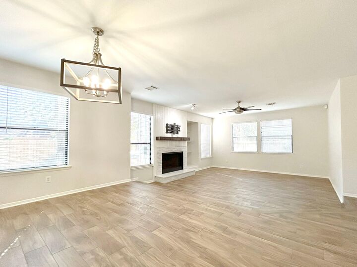 Property Photo: 3 N Mossrock Road TX 77380
