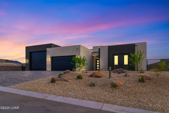 9016 Corte Barraso  Lake Havasu City AZ 86406 photo