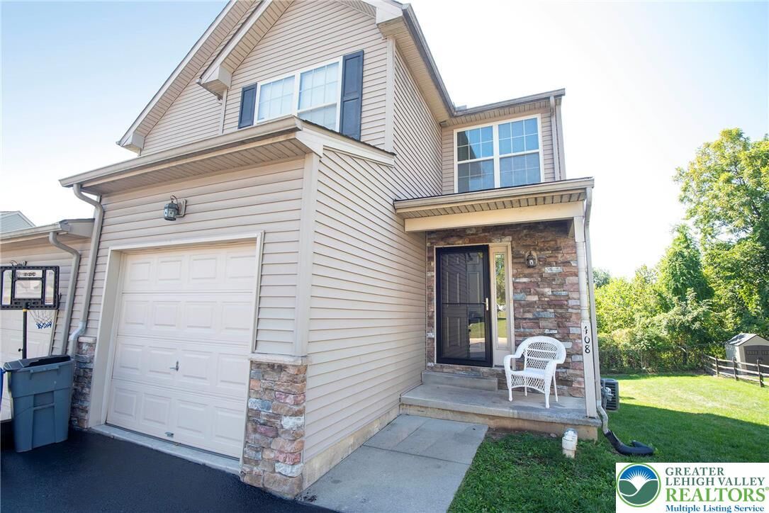 Property Photo:  408 E 7th  PA 18067
